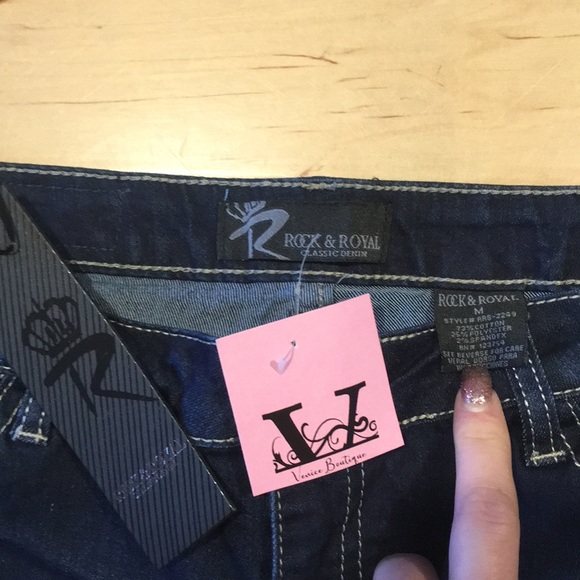 Denim shorts - Picture 2 of 5